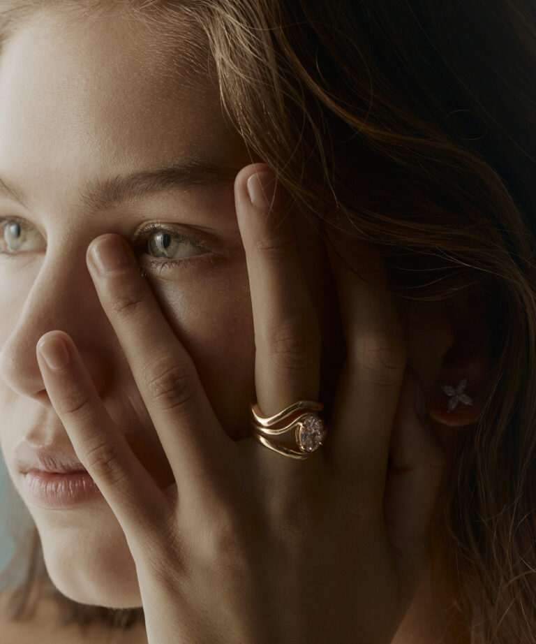 Oval Arch Lab Grown Diamond Ring in 18K Yellow Gold
